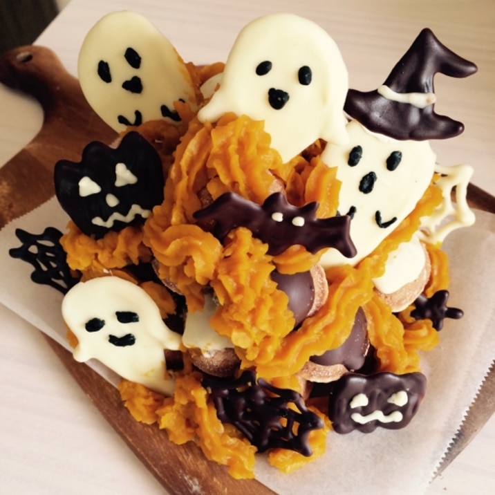 ハロウィンに！オバケたちのかぼちゃタワーケーキ